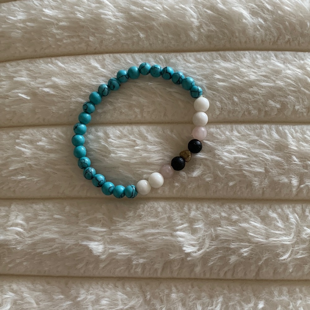 *ANXIETY* healing bracelet with moon beads for essential oils